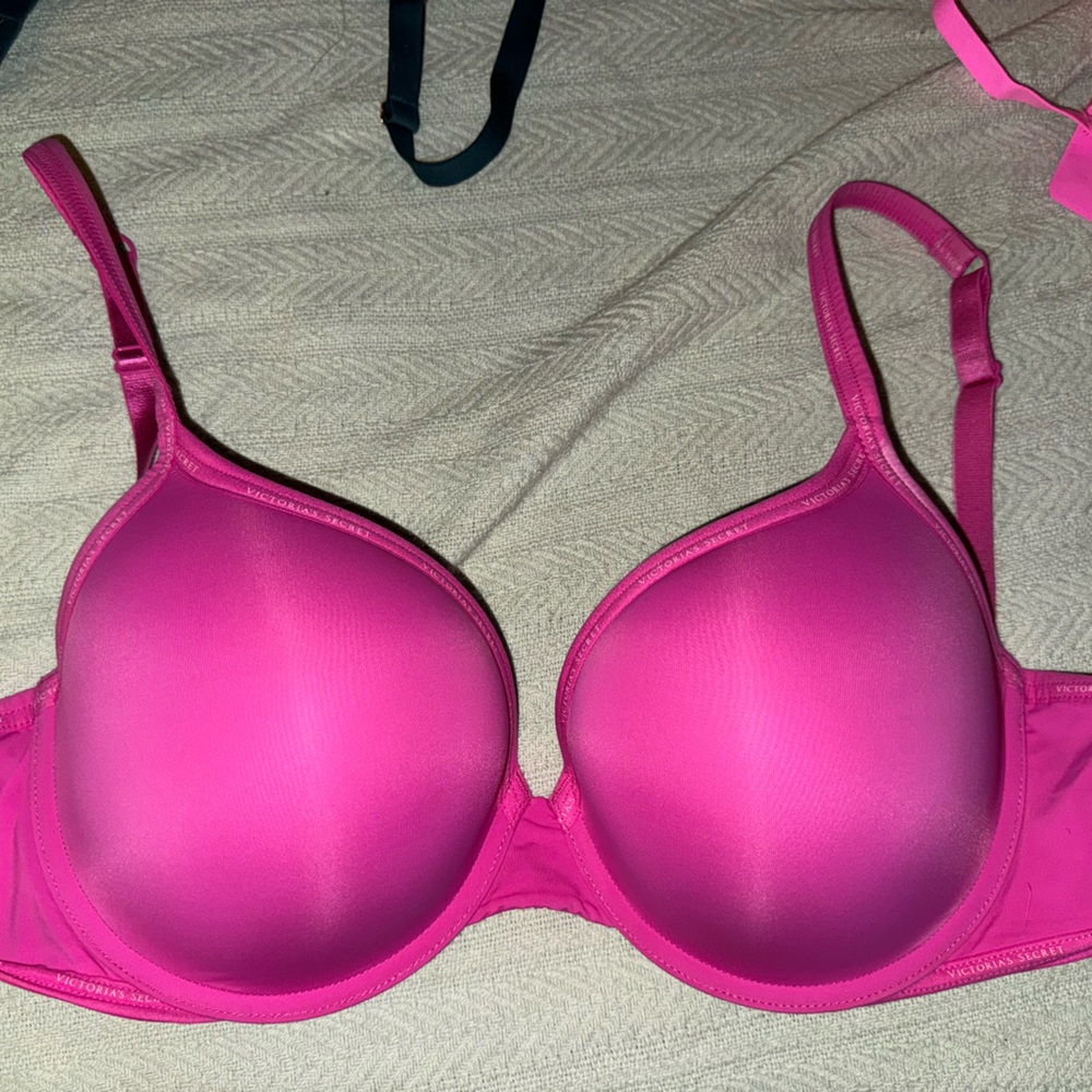 Victoria’s Secret bra 36DD
